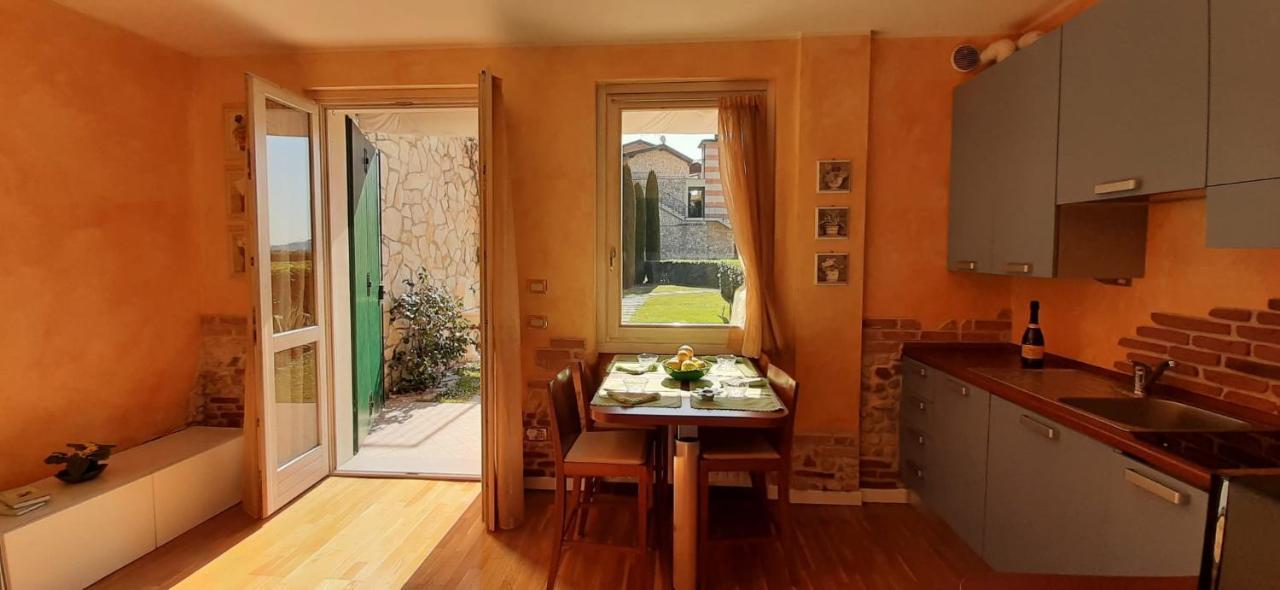 Holiday House Sole Salò Екстериор снимка
