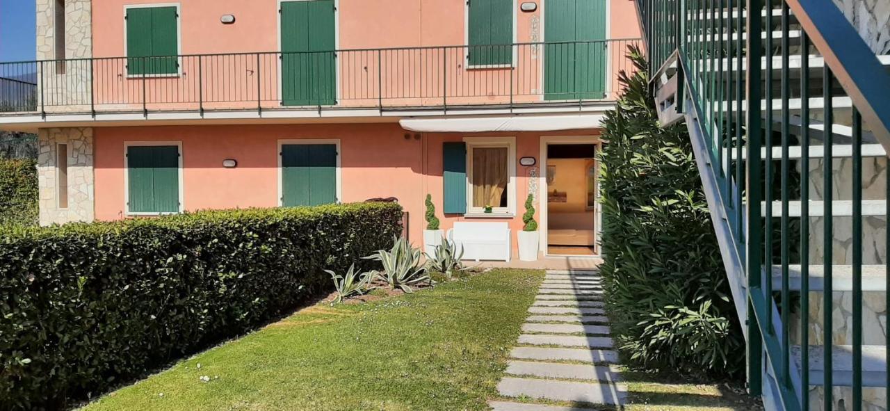 Holiday House Sole Salò Екстериор снимка